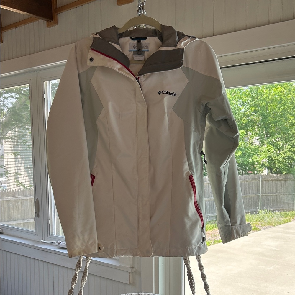 Columbia Women's White & Light Gray Ski Jacket with Red Accents